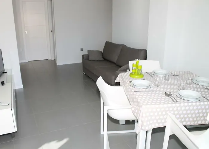 Victoria Vyb Daire *